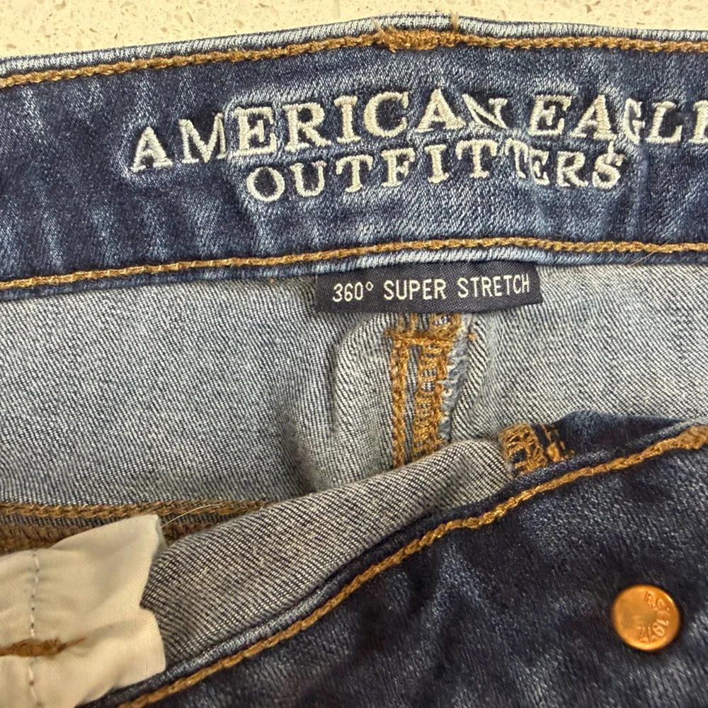 American Eagle Outfitters Blue Denim Shorts - Picture 3 of 3